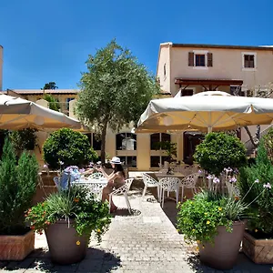 https://templars-boutique-hotel.gethaifahotels.com