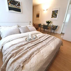 Corso Vercelli Apartament